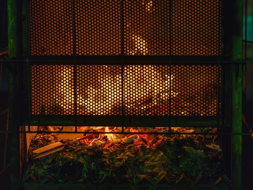 Photo Outdoor kitchen with fire pit