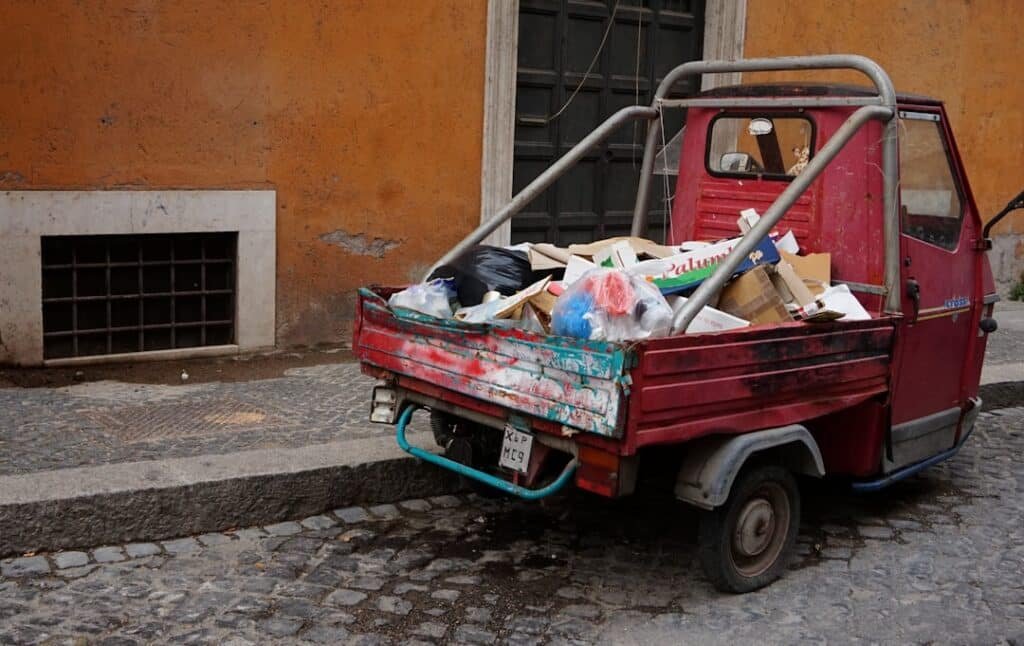 Photo Dumpster truck