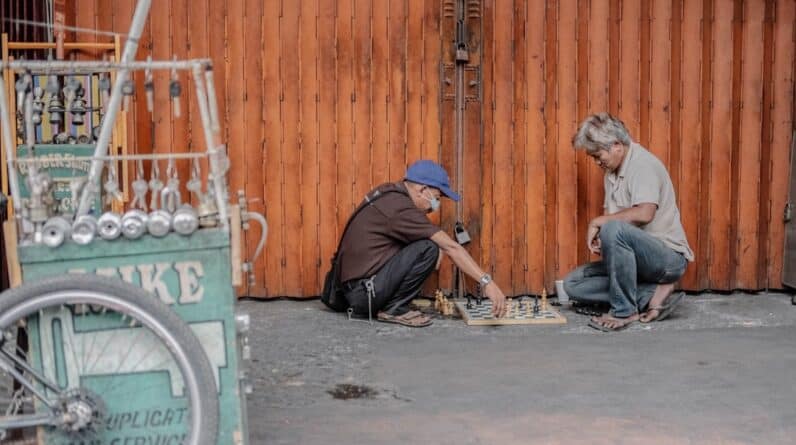 Photo interviewing custom home builders