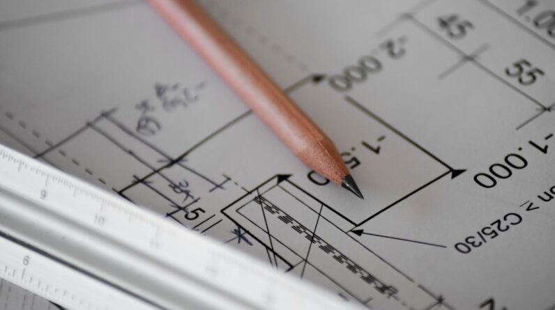 Photo Contractor Vs DIY Project Costs