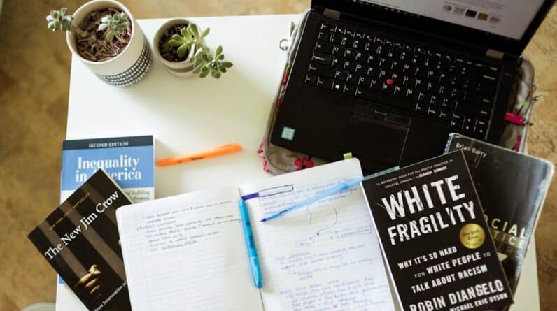 Photo Freelance vs Contract Work