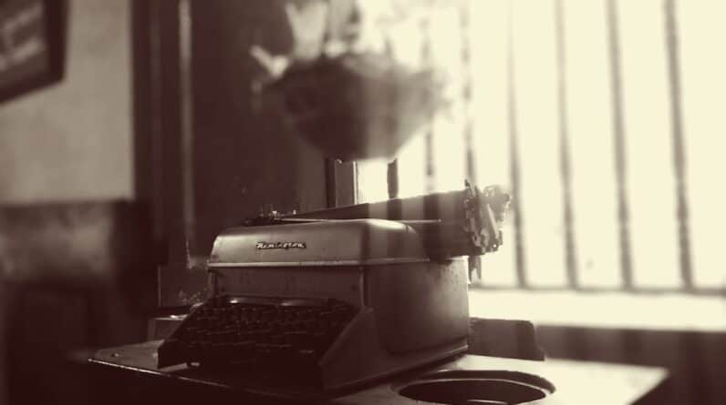 Photo Freelance Writing Work from Home